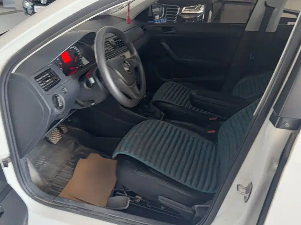 Volkswagen Santana — миниатюра 9