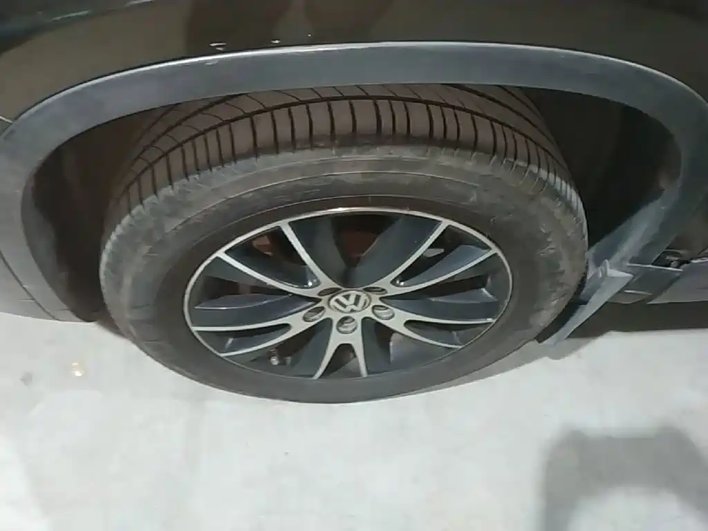 Volkswagen Tiguan — миниатюра 23