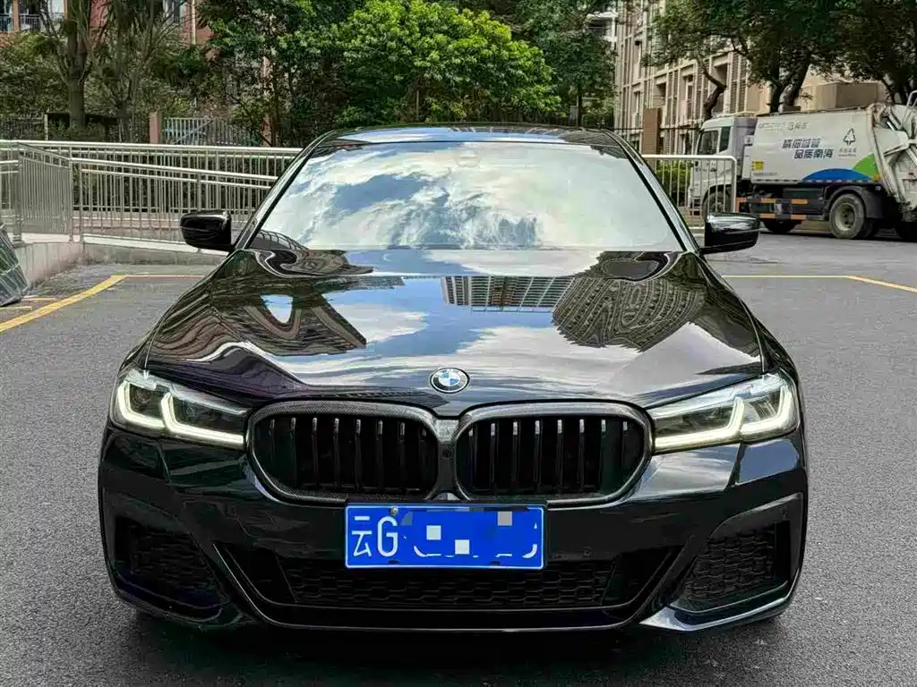 BMW 5 Series — миниатюра 3