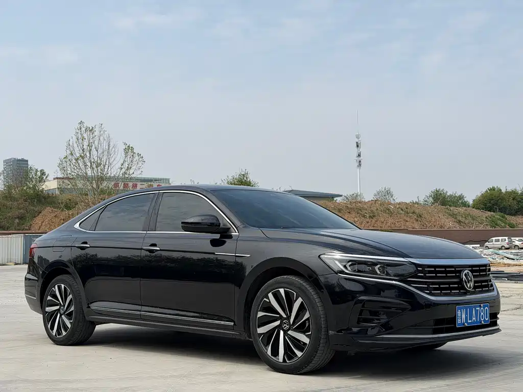 Volkswagen Passat 2022 330TSI Luxury