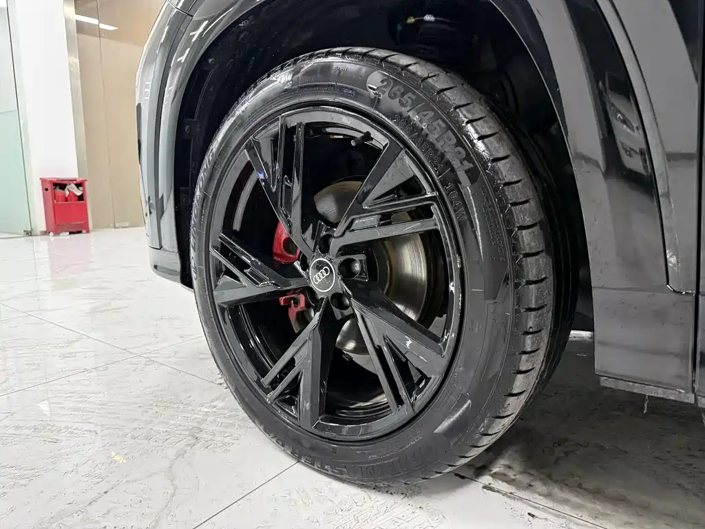 Audi Q6 2024 45 TFSI quattro 6 мест