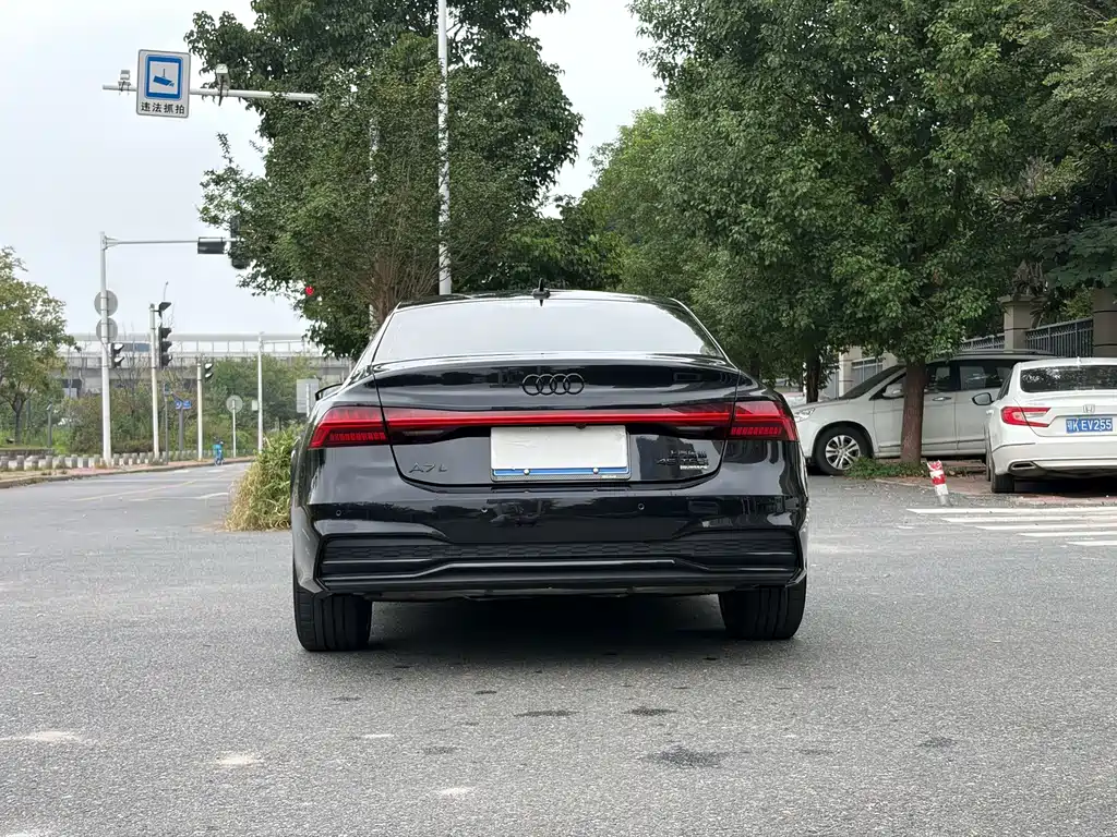 Audi A7L — миниатюра 8