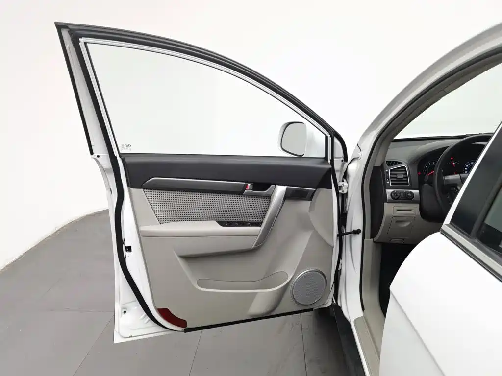 Chevrolet Captiva — миниатюра 8