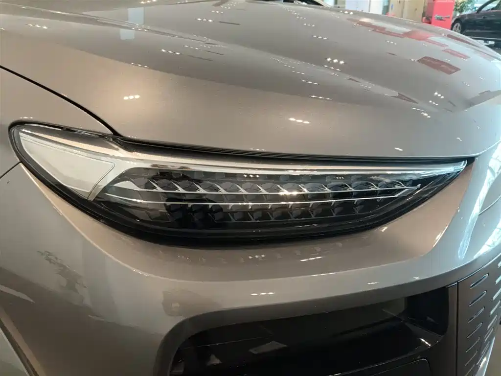 Audi Q6L e-tron — миниатюра 10