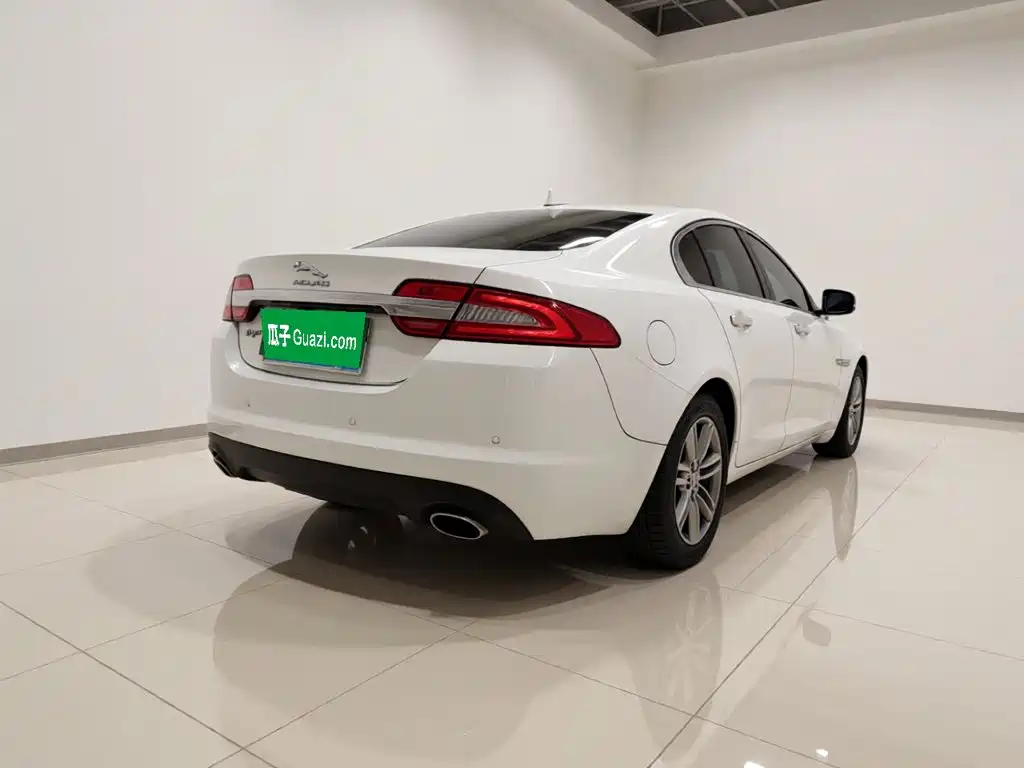 Jaguar XF — миниатюра 6