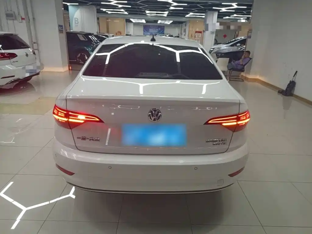 Volkswagen Sagitar — миниатюра 6