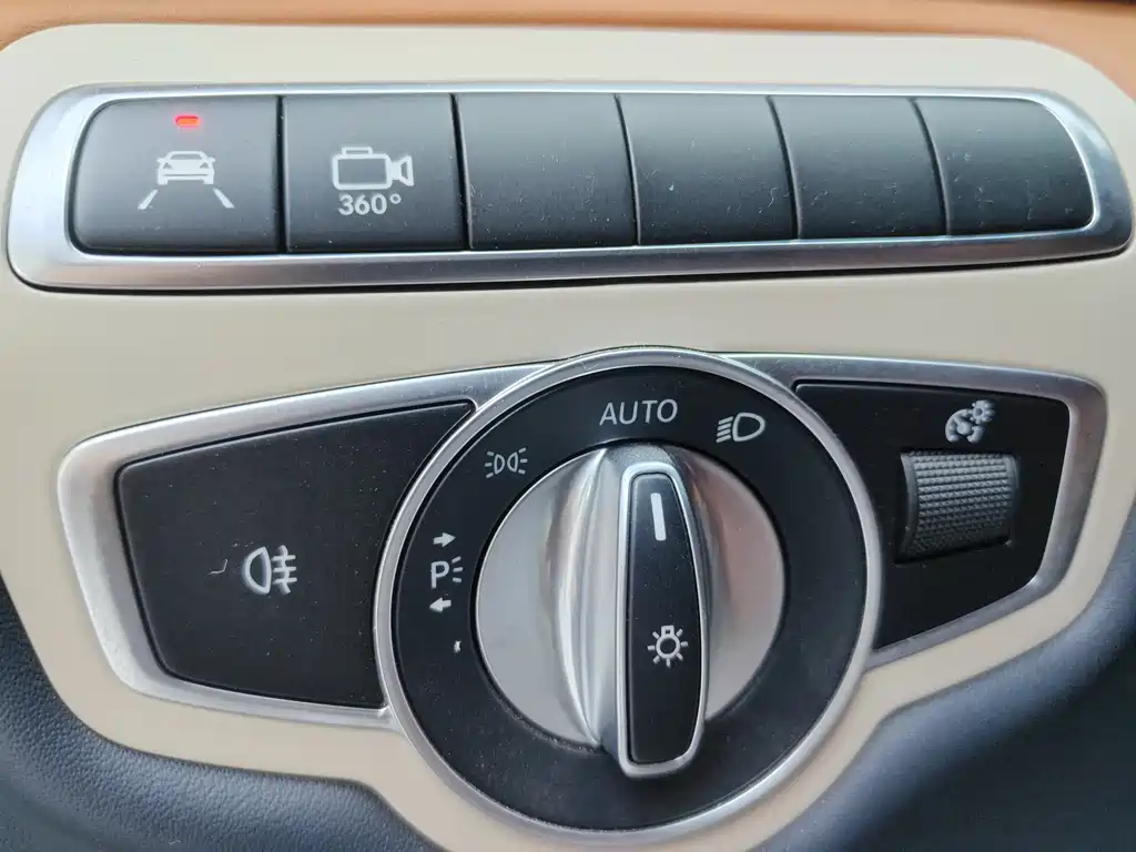 MERCEDES-BENZ V CLASS