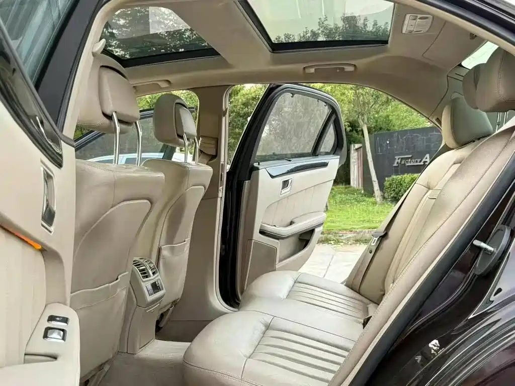 Mercedes-Benz E-Class E 2009 E 300