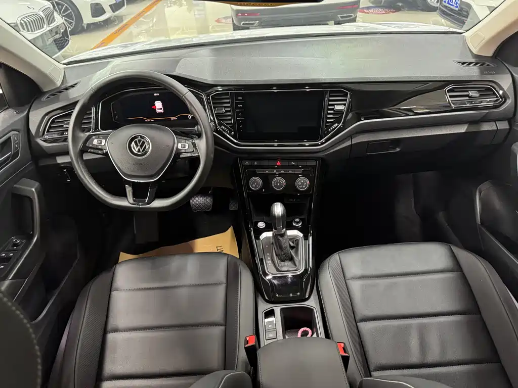 Volkswagen T-Roc 2022 280TSI DSG PLUS