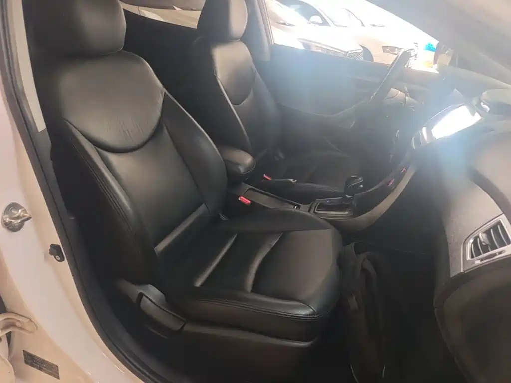 Hyundai Elantra Langdong — миниатюра 25