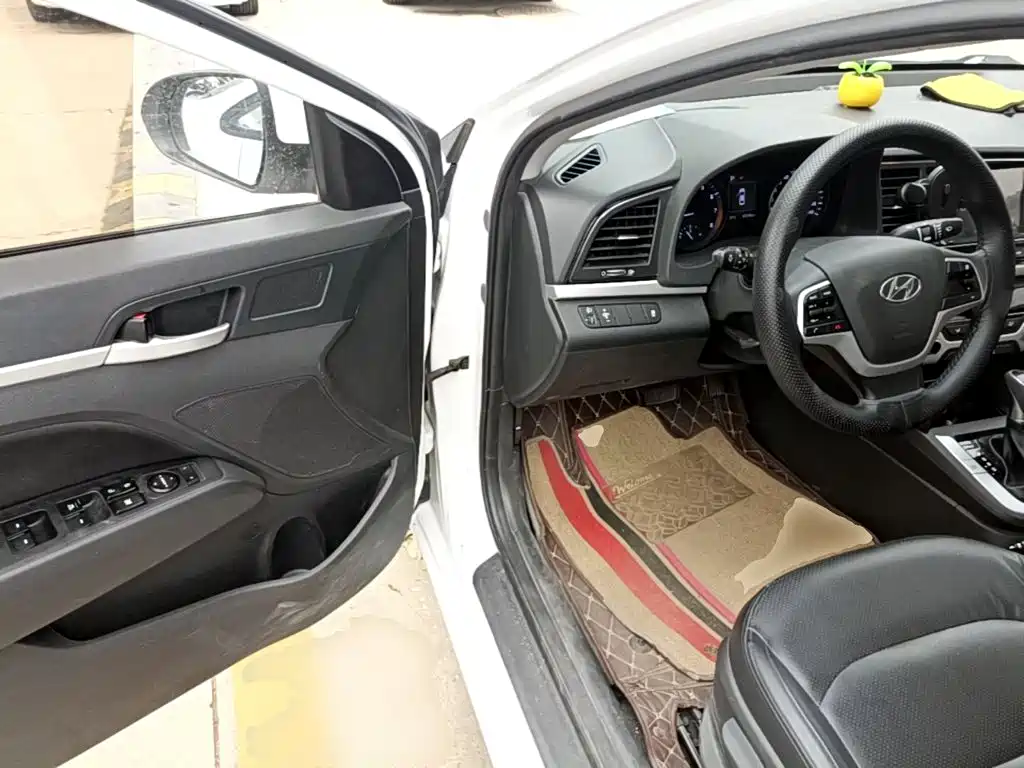 Hyundai Elantra — миниатюра 16
