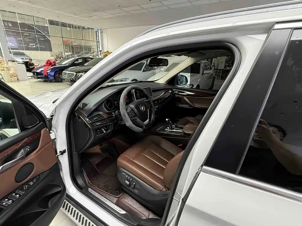 BMW X5 (Import) — миниатюра 20