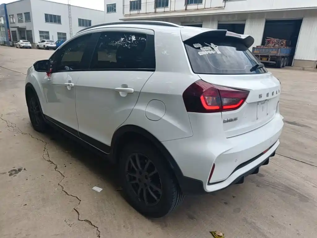Geely Vision X3 — миниатюра 5