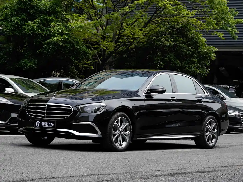 Mercedes-Benz E-Class 2023