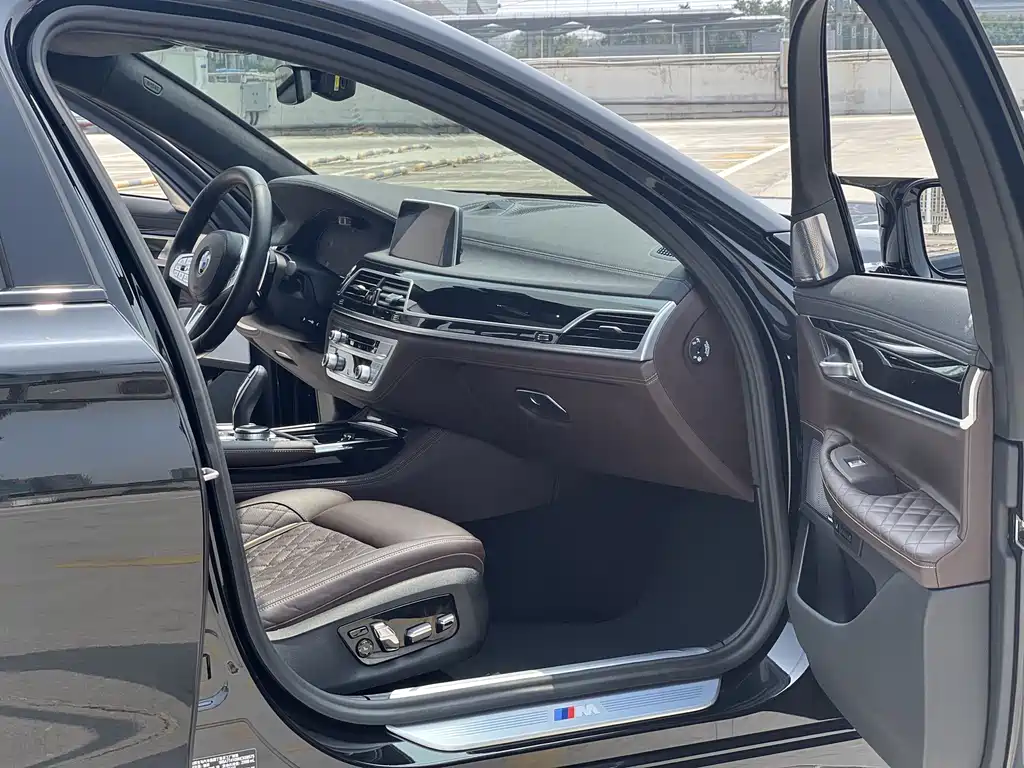 BMW 7 Series 7 2022 740Li xDrive Executive M Sport