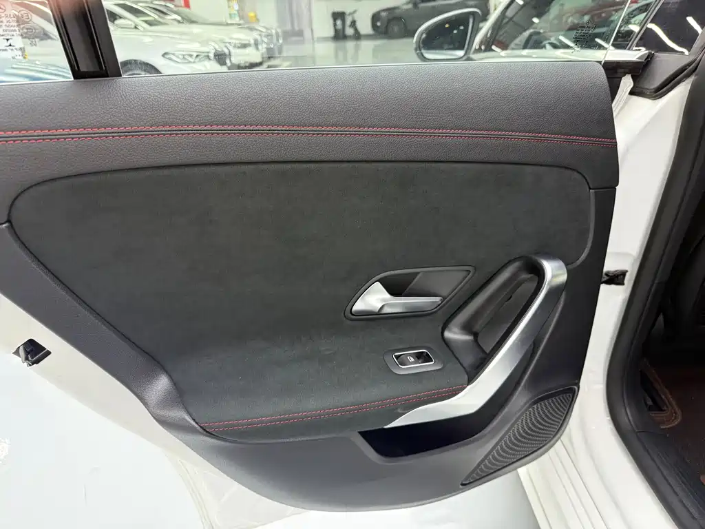 Mercedes-Benz CLA (Import) — миниатюра 15