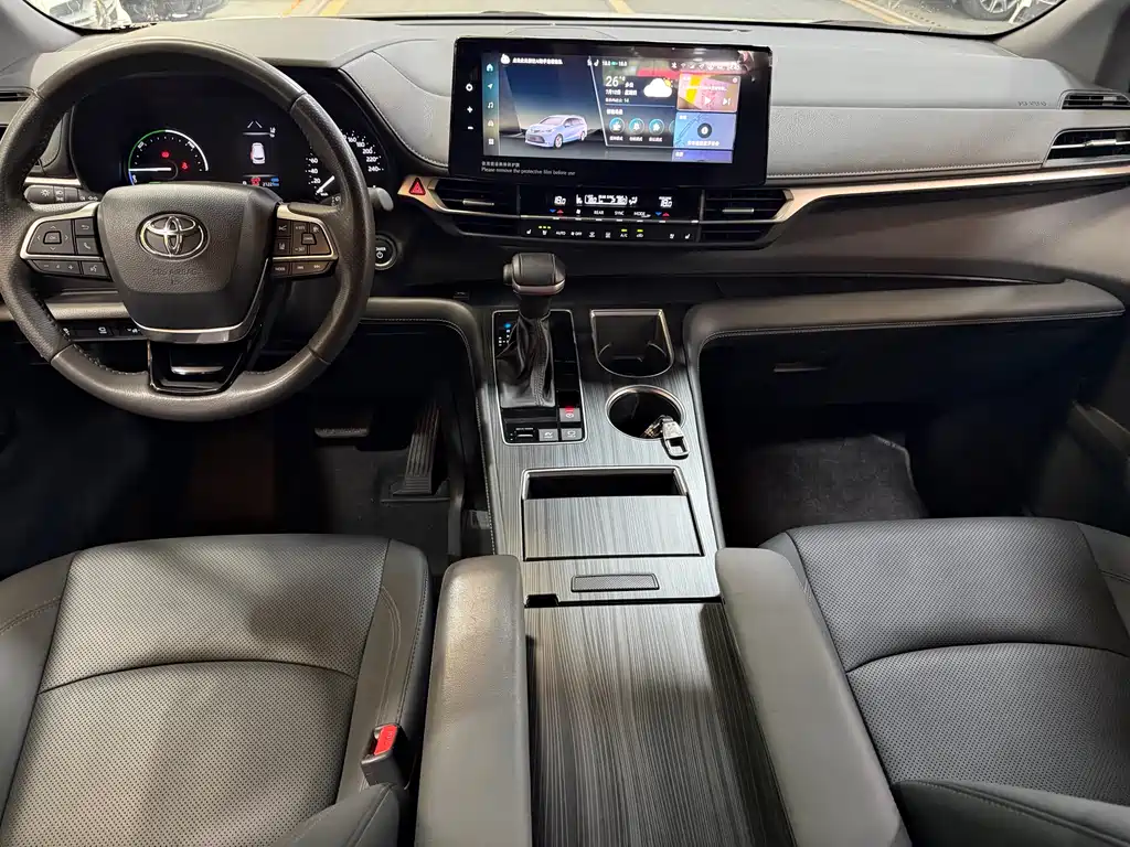 Toyota Sienna 2024 2.5L Luxury