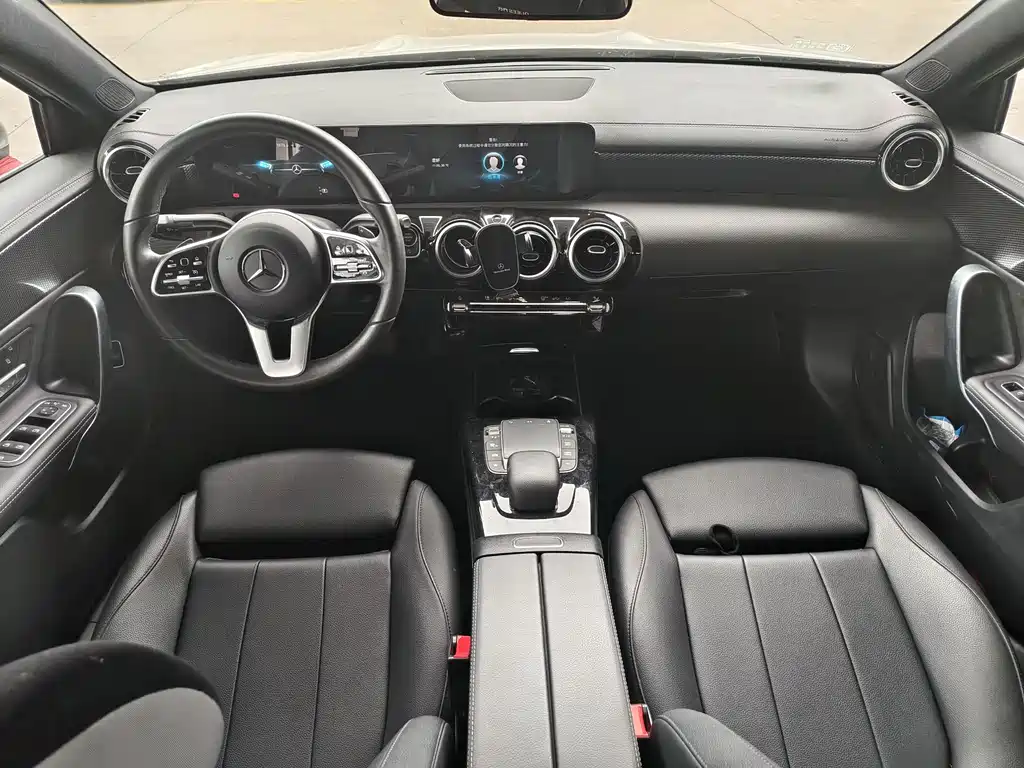 Mercedes-Benz A-Class — миниатюра 8