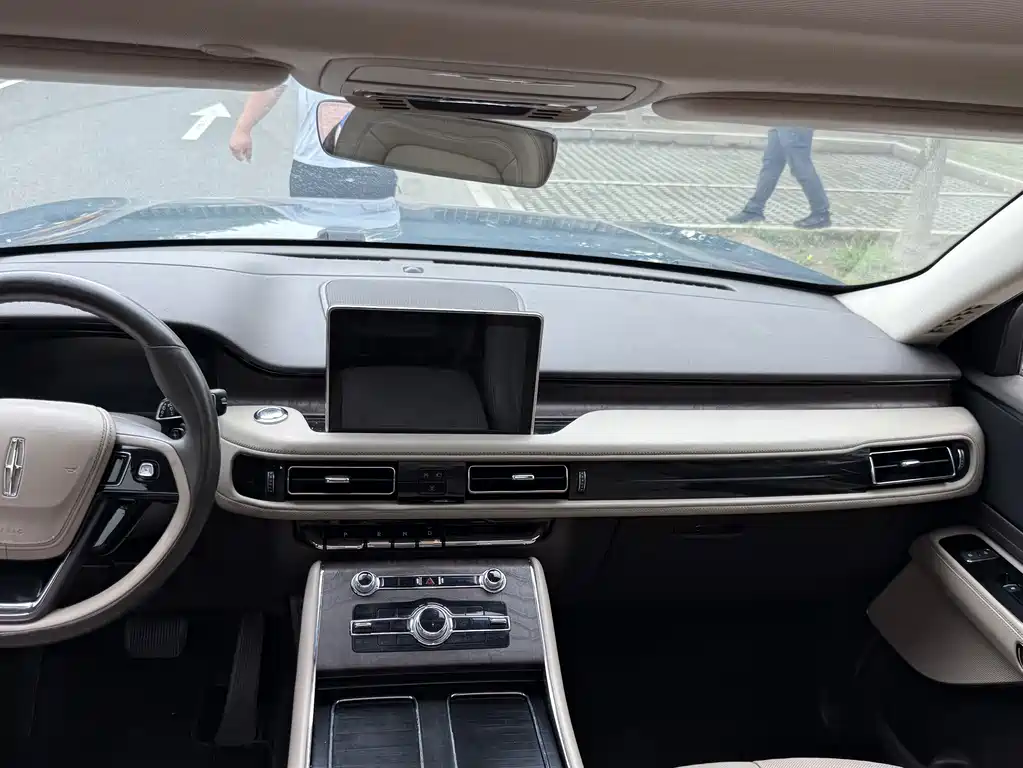 Lincoln Aviator — миниатюра 9