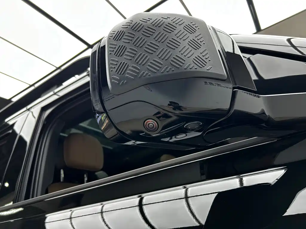 Land Rover Defender — миниатюра 24