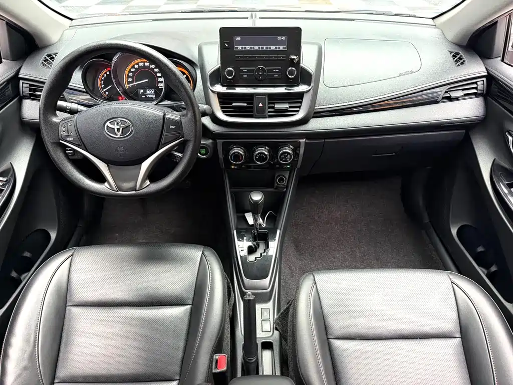 Toyota Yaris L — миниатюра 5