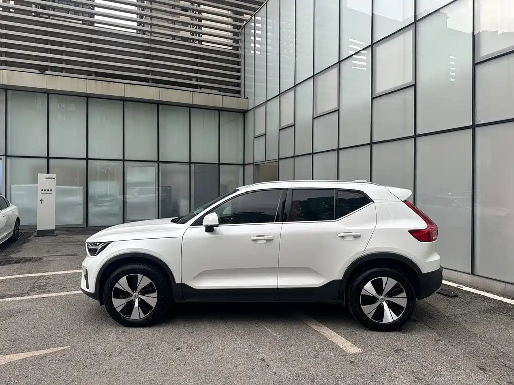 Volvo XC40 — миниатюра 5