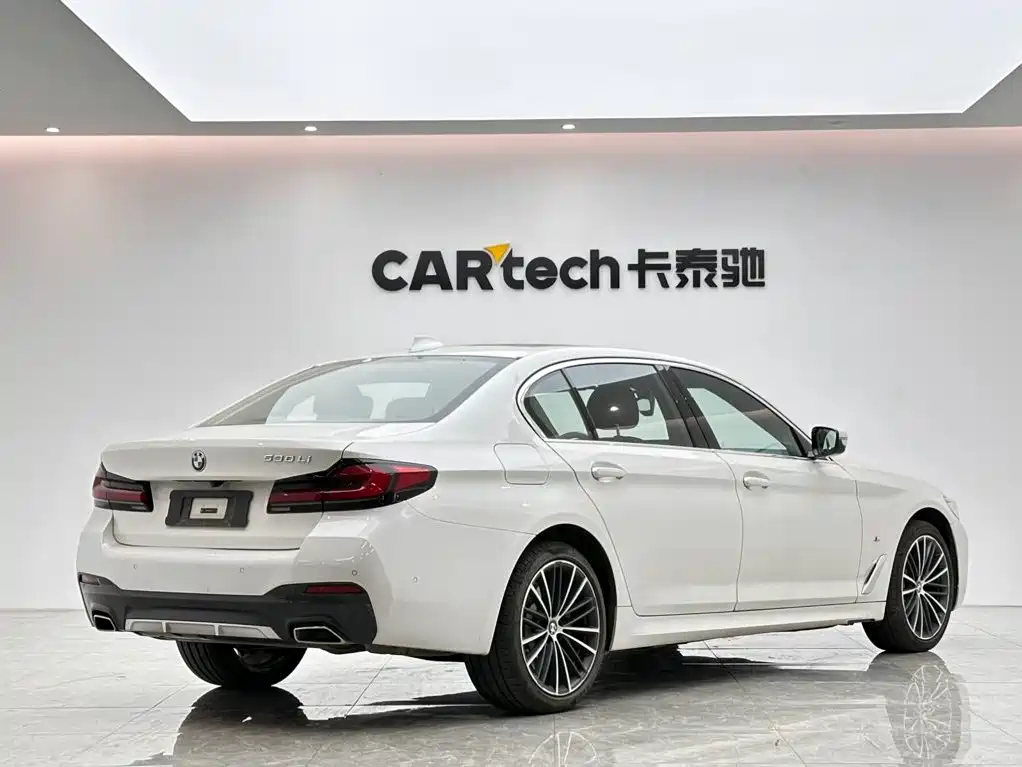 BMW 5 Series — миниатюра 5