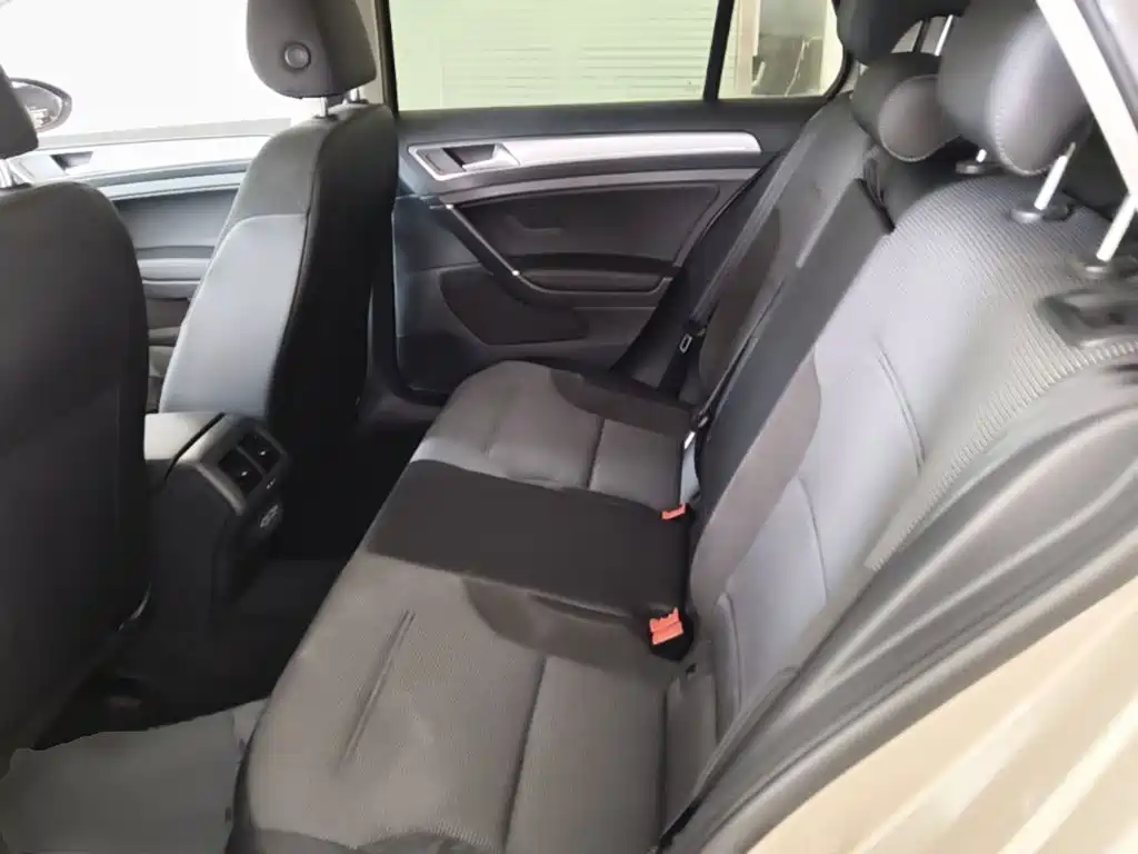 Volkswagen Golf — миниатюра 17
