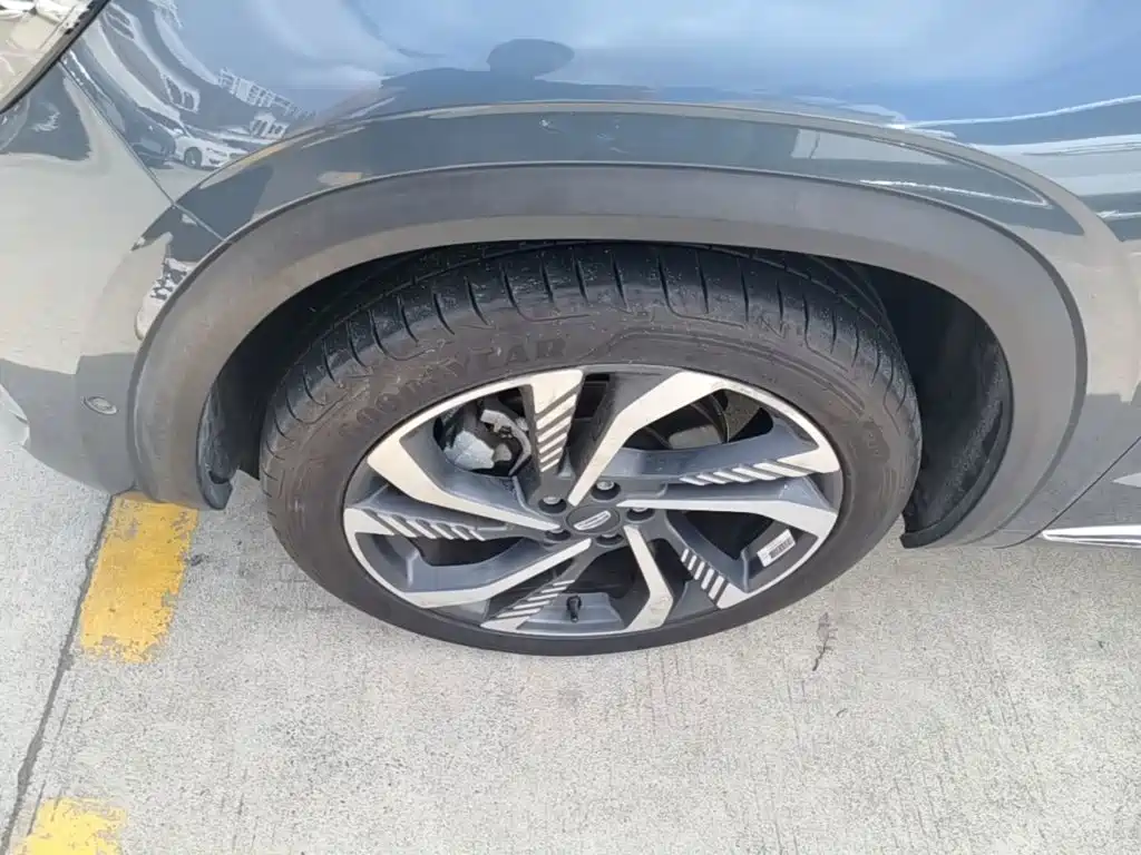 Geely Xingyue L — миниатюра 23