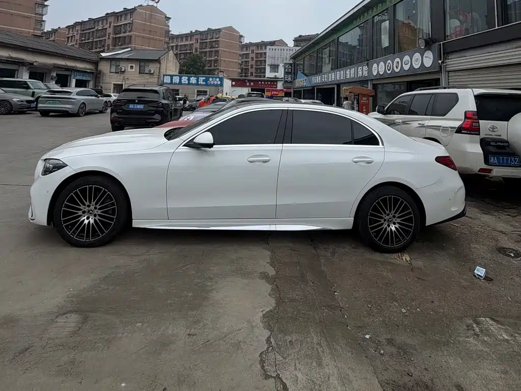 Mercedes-Benz C-Class — миниатюра 3
