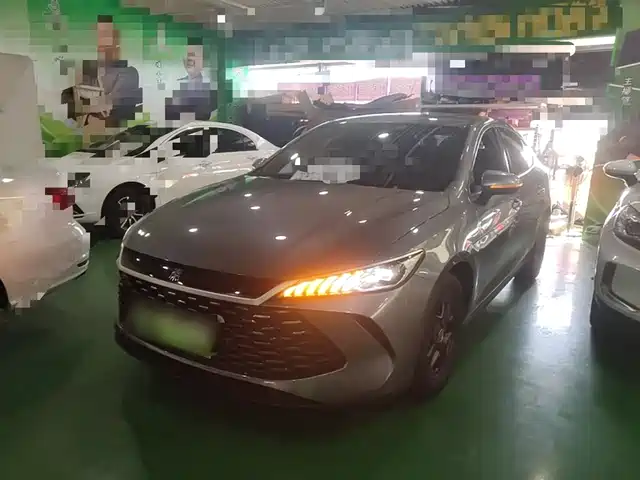 2025 BYD Qin