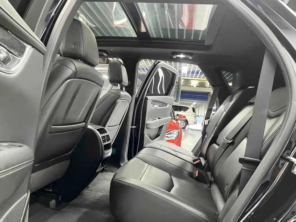 Cadillac XT5 — миниатюра 8