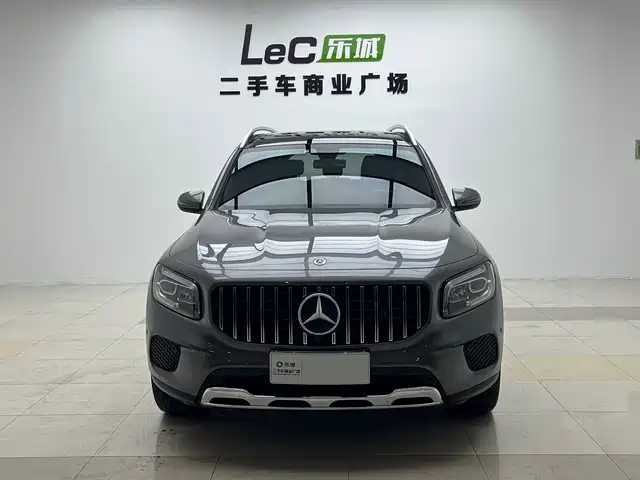 Mercedes-Benz GLB — фото 1