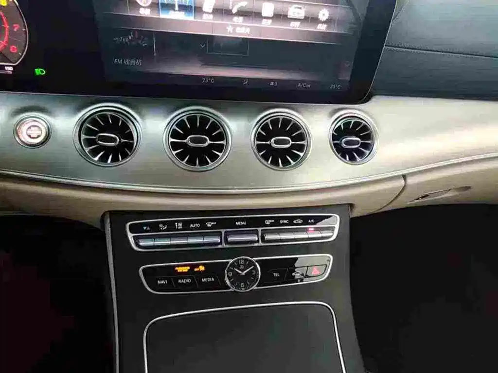 Mercedes-Benz E-Class (Import) — миниатюра 6