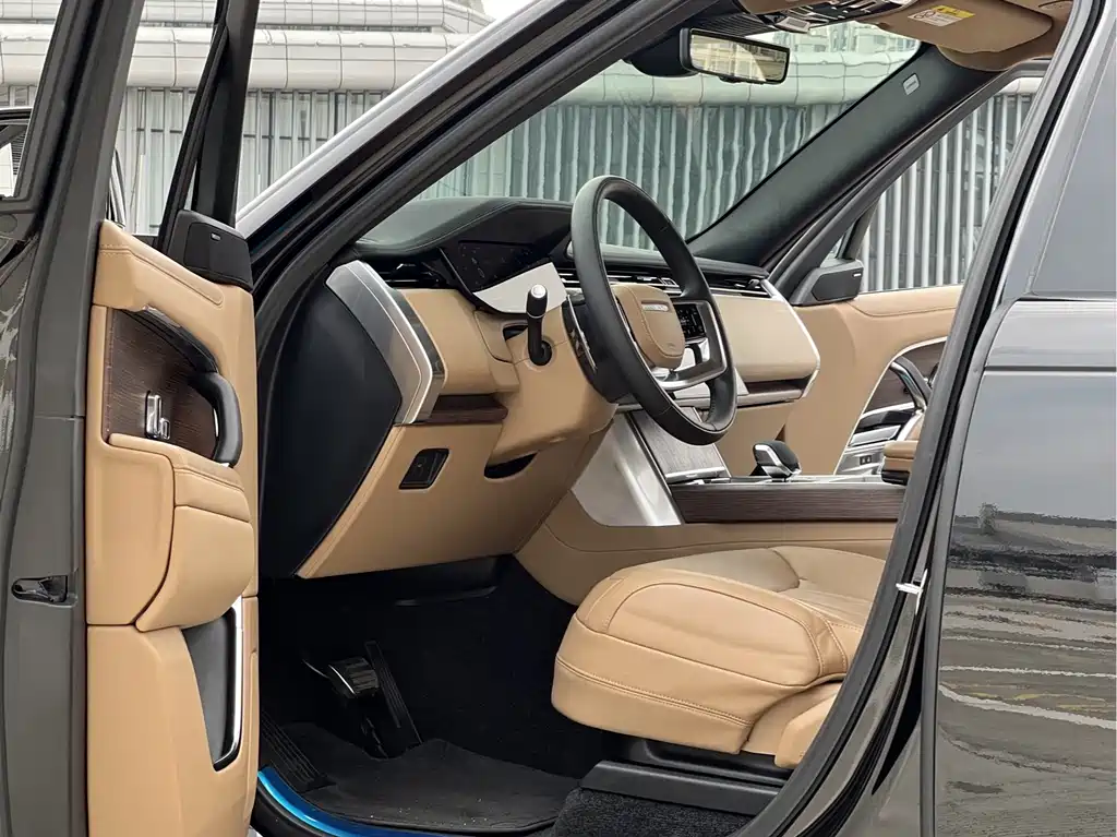 Land Rover Range Rover 2024 3.0 L6 400PS Long Wheelbase