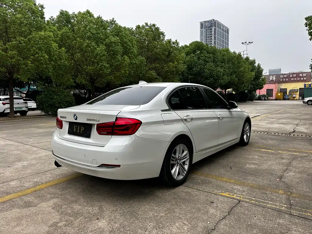 BMW 3 Series — миниатюра 8