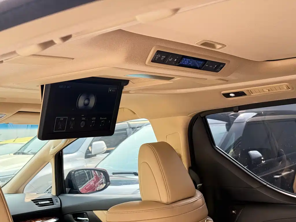 Toyota Alphard — миниатюра 20