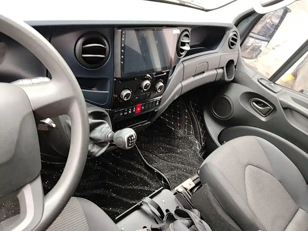 IVECO Ousheng — миниатюра 13