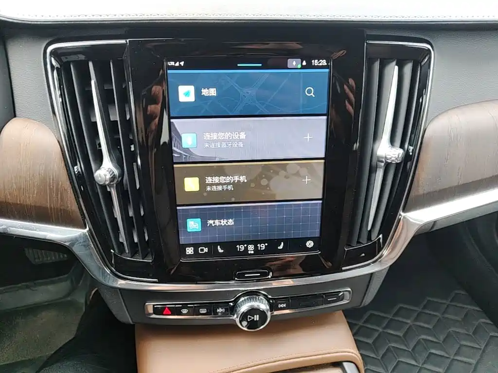 Volvo S90 — миниатюра 18