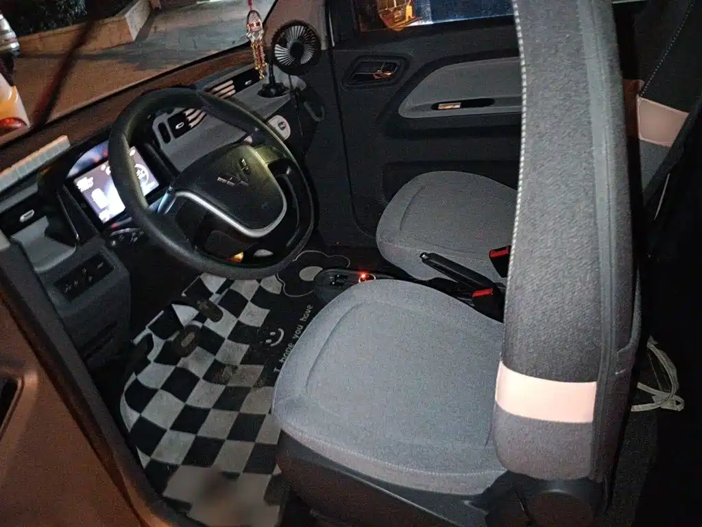 Wuling MINIEV — миниатюра 8