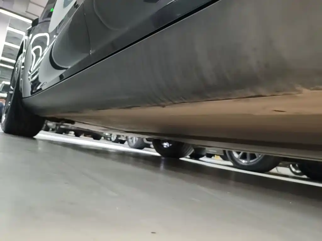 Tesla Model Y — миниатюра 22