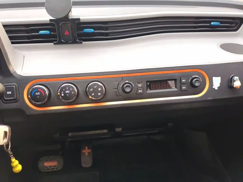 Wuling MINIEV — миниатюра 13