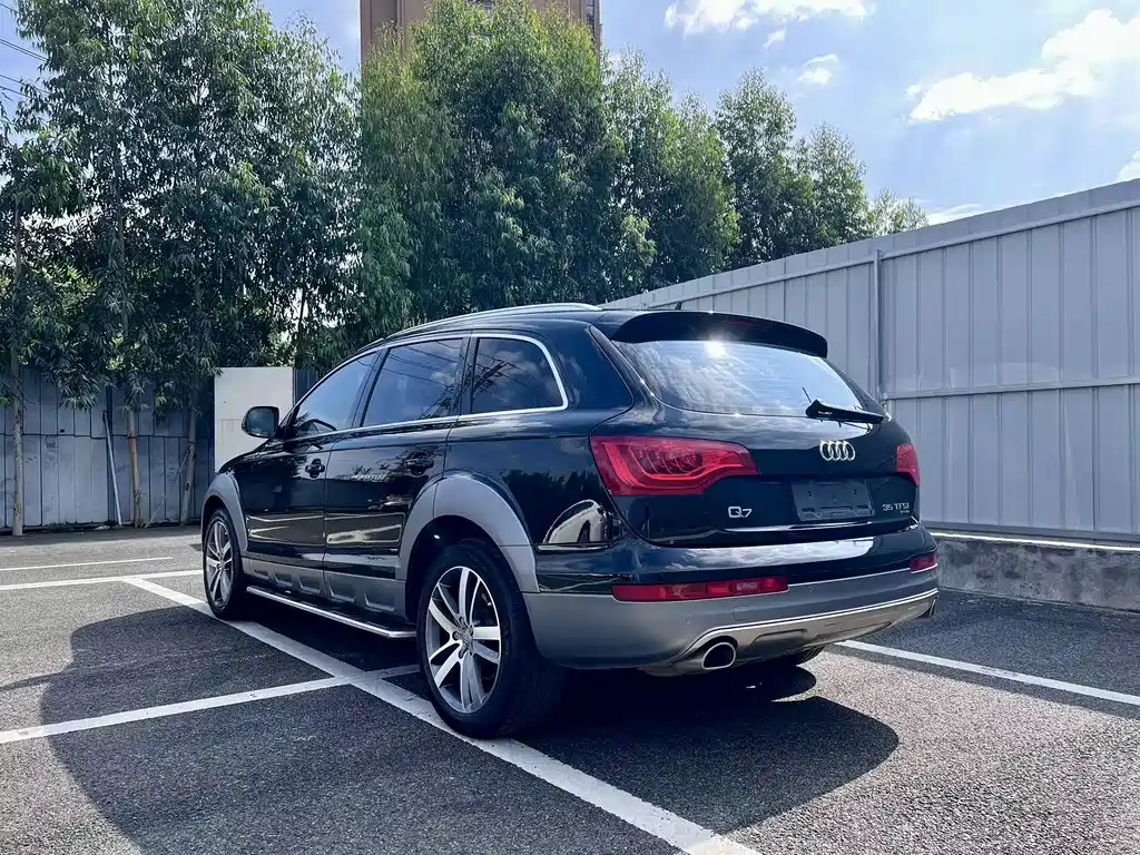 Audi Q7 — миниатюра 6
