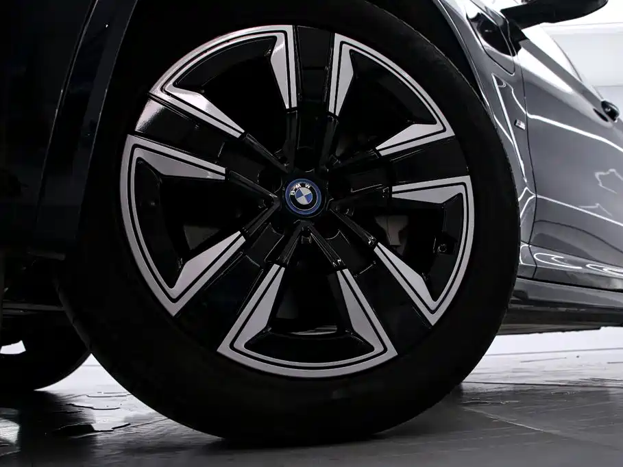 BMW iX3 — миниатюра 17