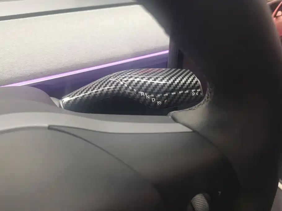 Tesla Model Y — миниатюра 16