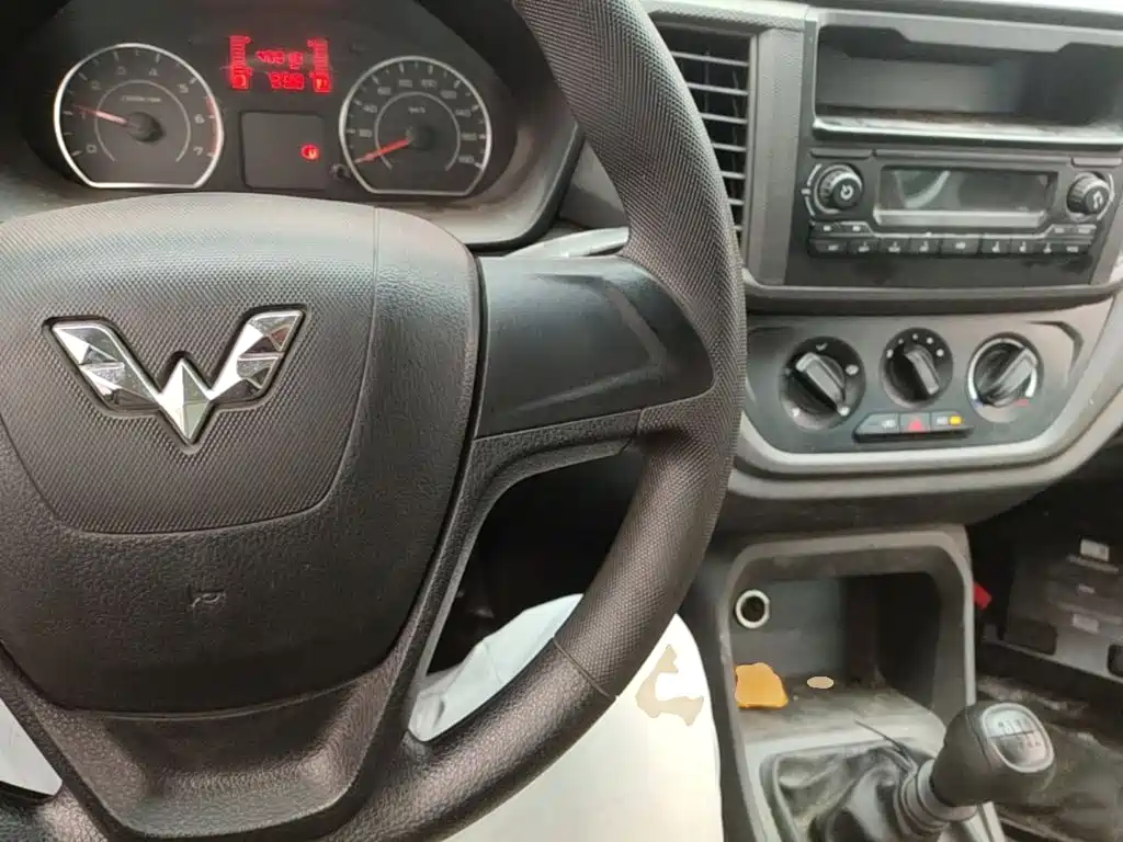 Wuling Hongguang V — миниатюра 10