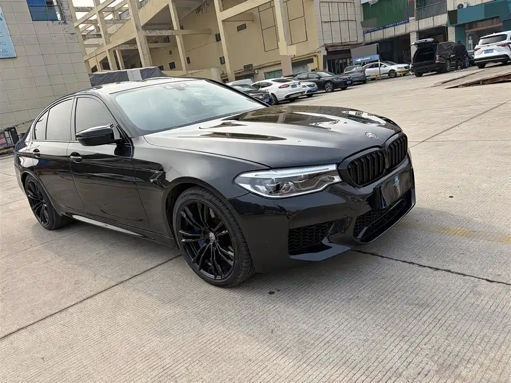 BMW M5