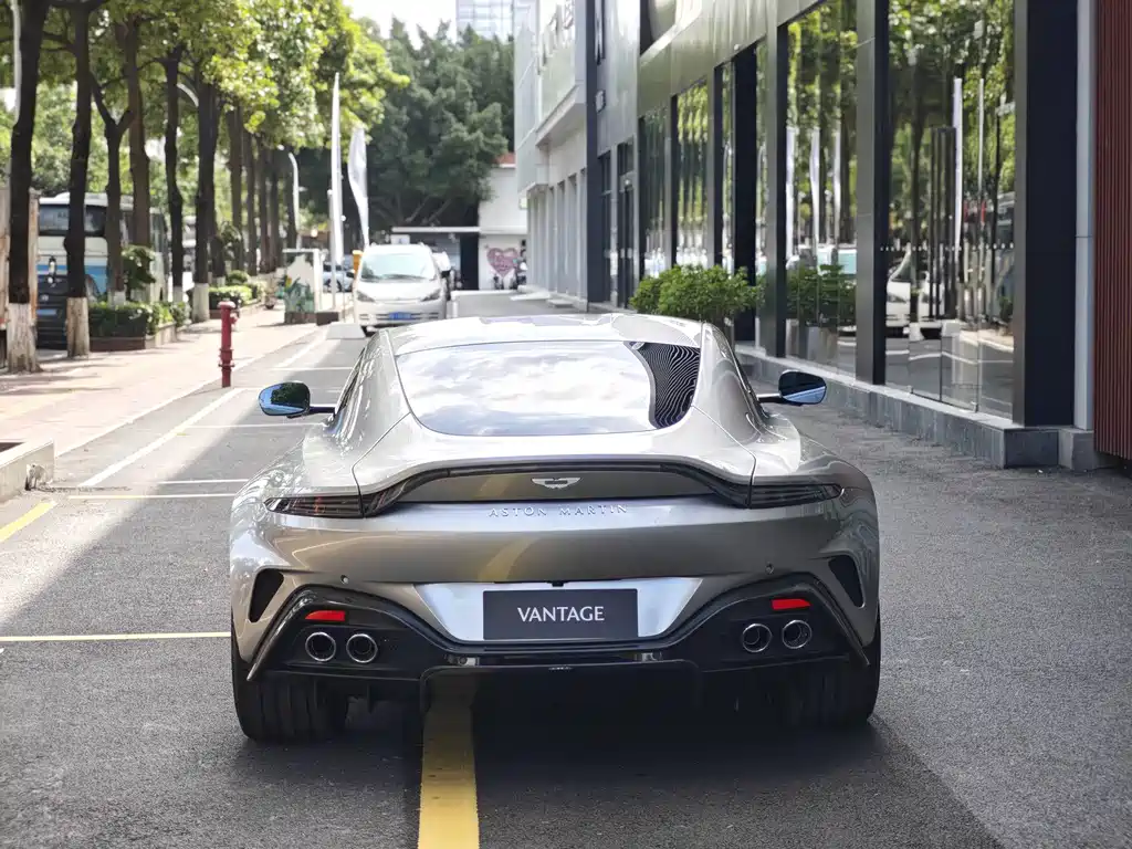 Aston Martin V8 Vantage — миниатюра 4