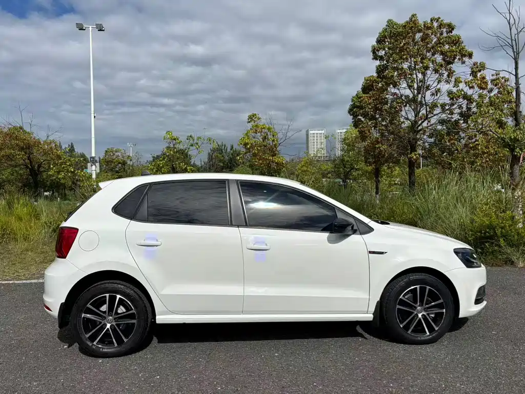 Volkswagen Polo — миниатюра 10