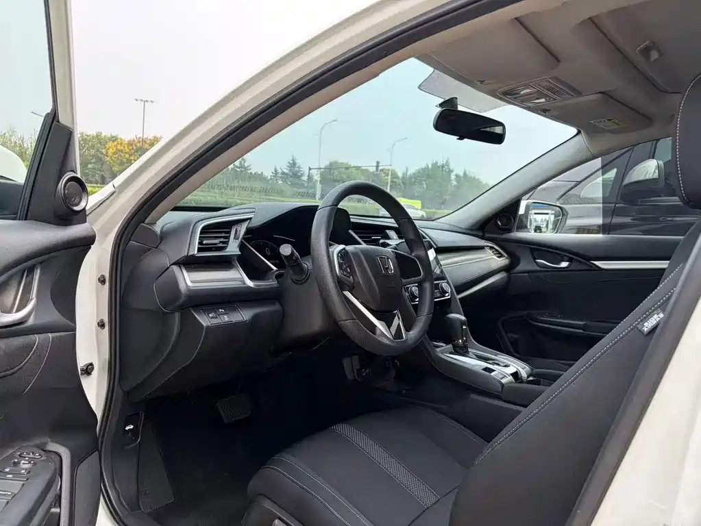 Honda Civic — миниатюра 4